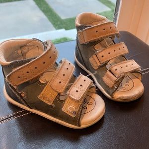Size 4 (19) Memo Toddler Ortho Sandals